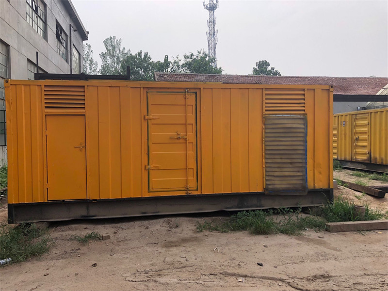 清丰发电机出租进行负载测试时，电瓶电量不足的具体判断标准是什么？